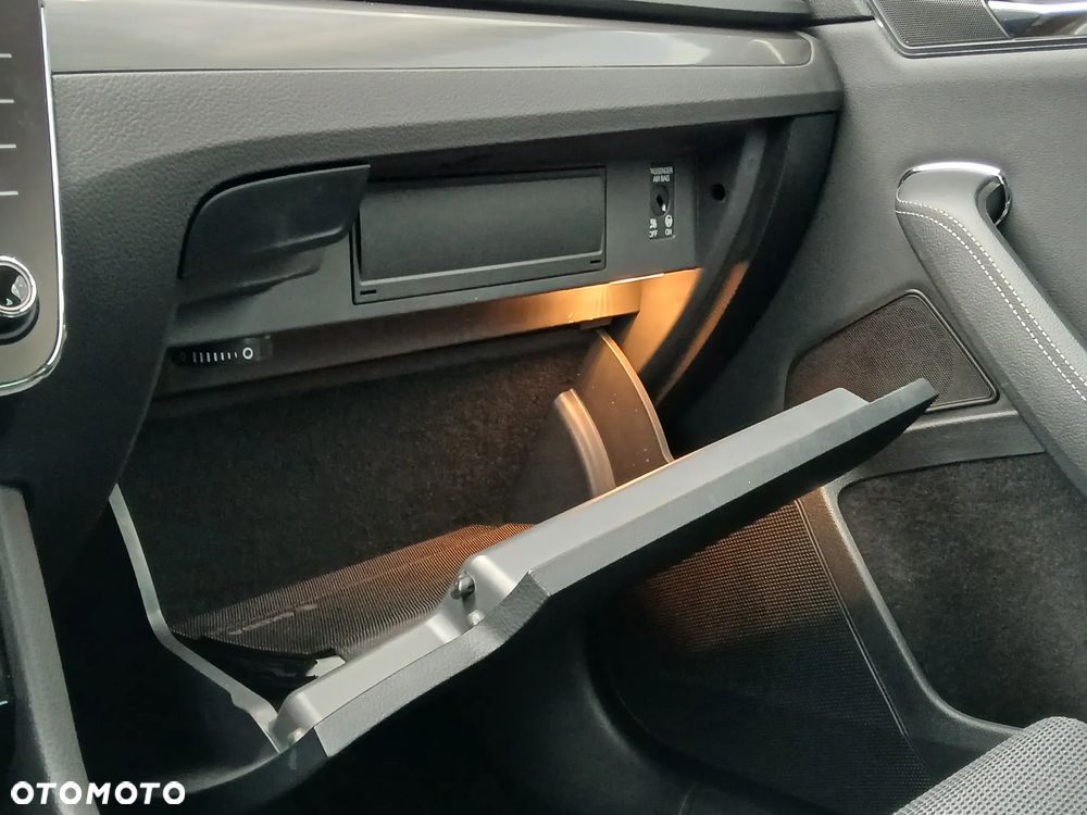 Skoda Superb 2.0 TDI SCR Style DSG - 22