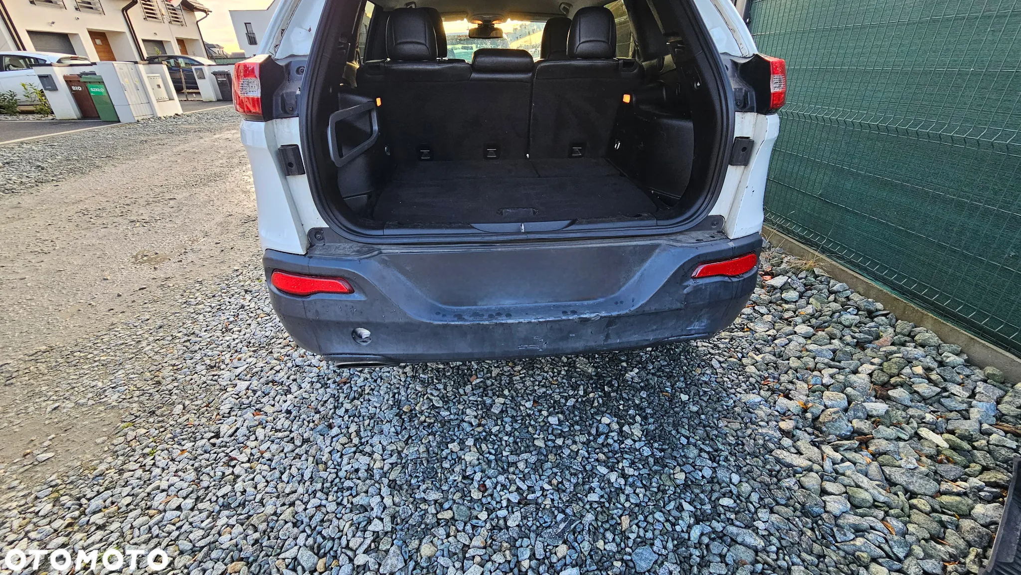 Jeep Cherokee - 18