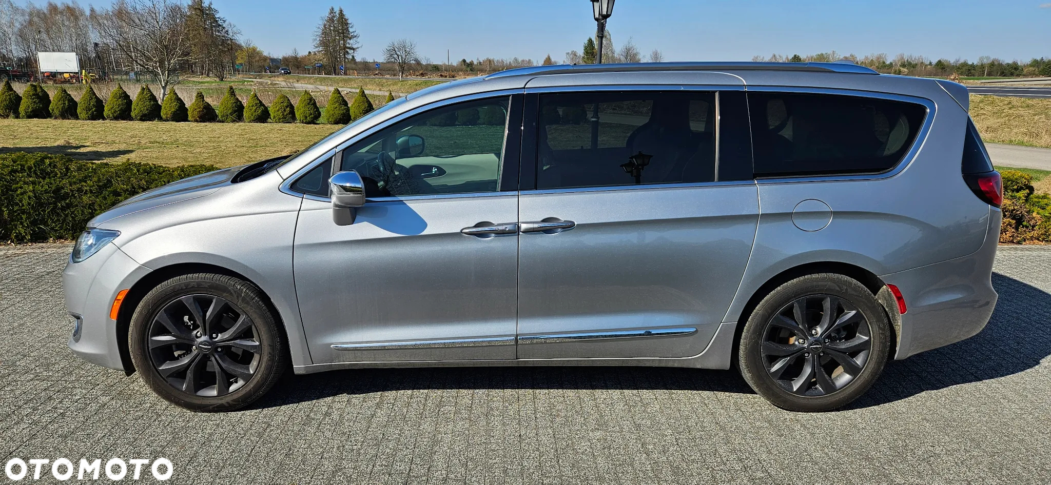 Chrysler Pacifica - 4