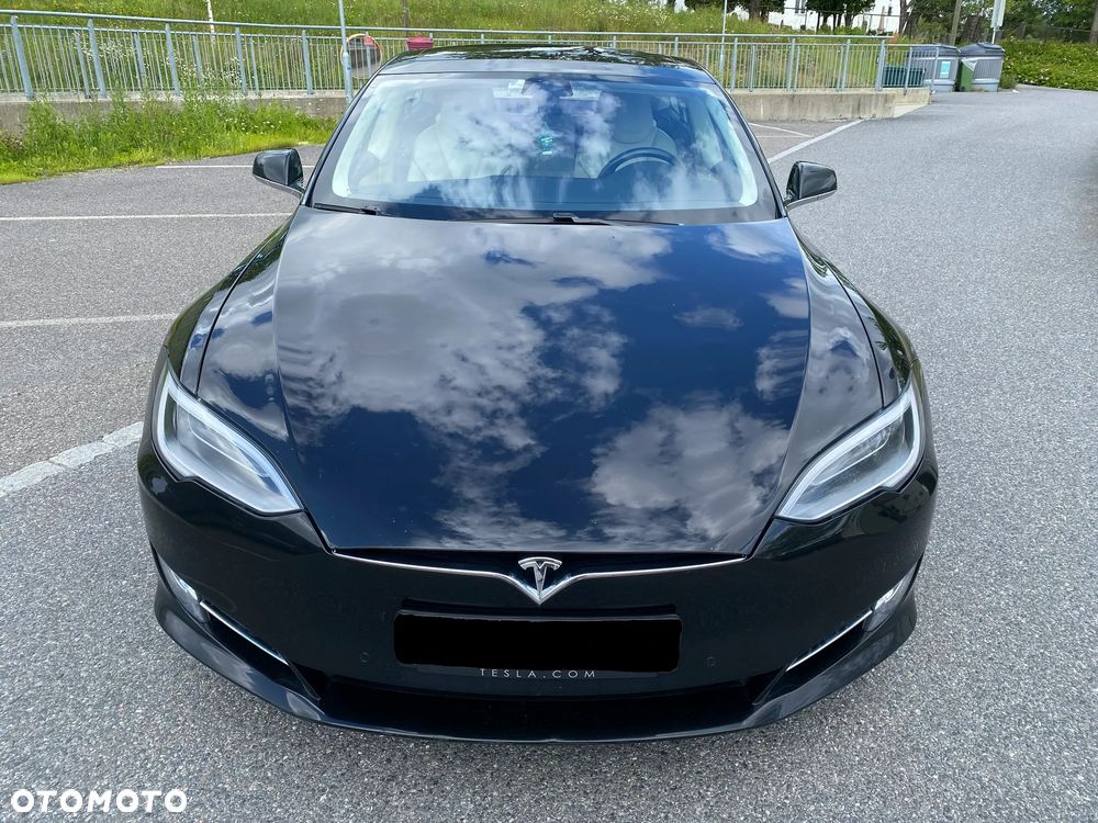 Tesla Model S - 2