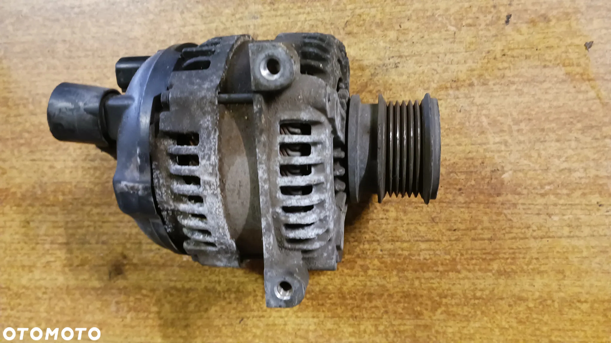 Alternator Chrysler Voyager 4 IV Dodge Caravan 2.5 2.8 CRD - 4