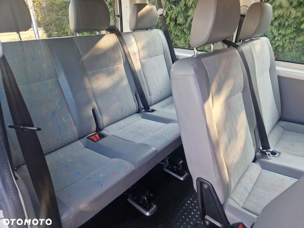 Volkswagen Transporter - 9