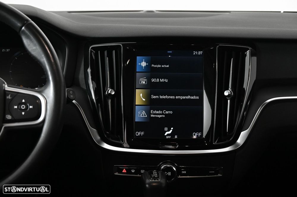 Volvo V60 2.0 D3 Momentum Geartronic - 23