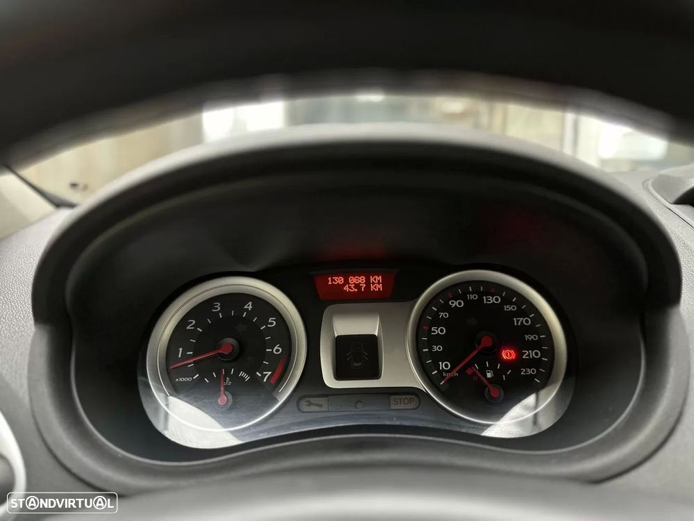 Renault Clio 1.2 16V Confort Authentique - 22