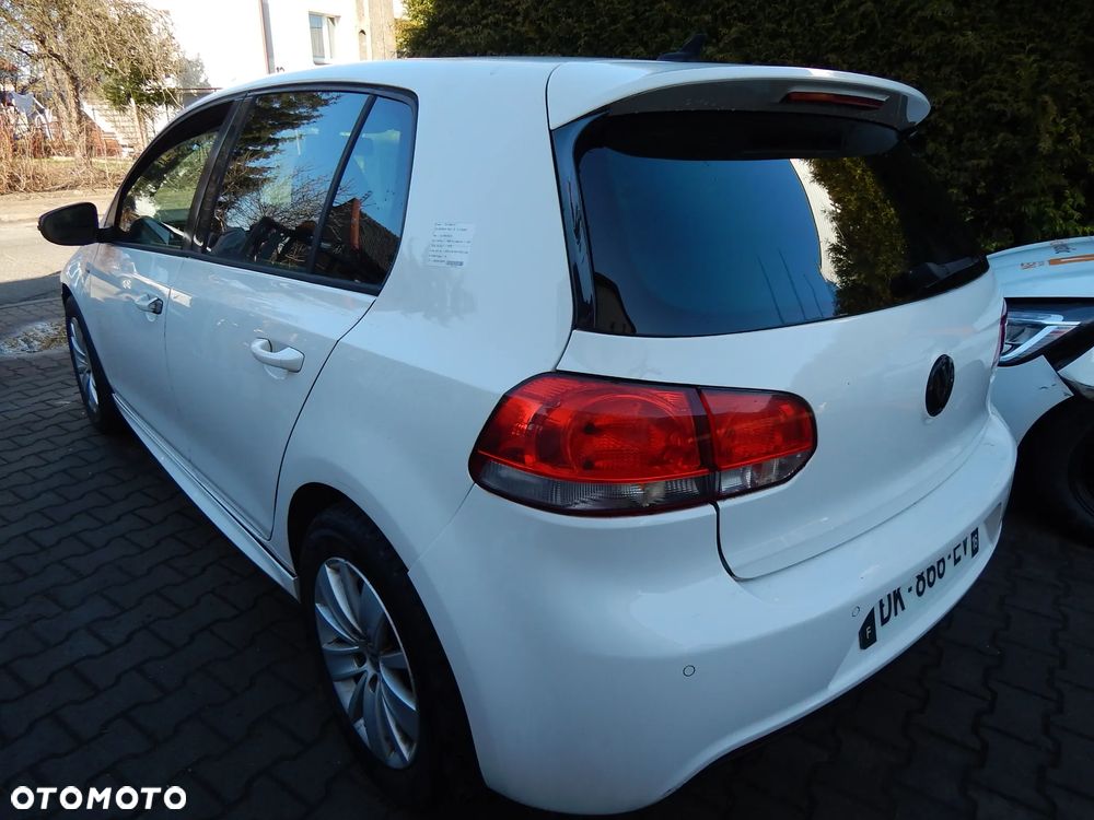 Volkswagen Golf 2.0 TDI DPF BlueMotion Technology MATCH - 5