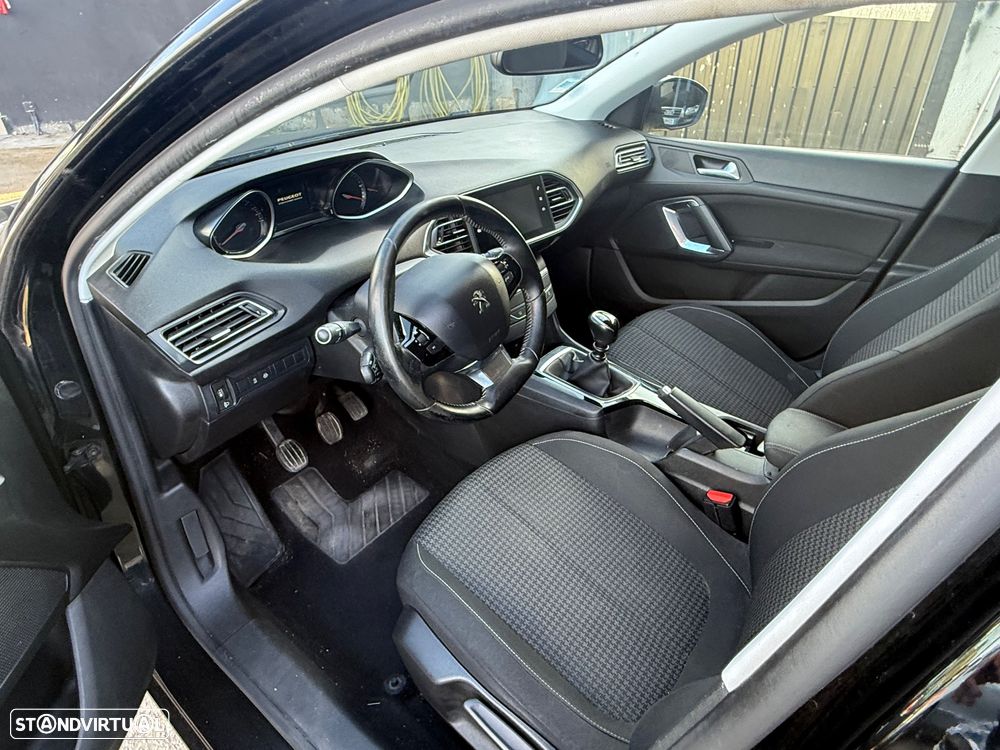 Peugeot 308 SW 1.5 BlueHDi Allure Pack - 32