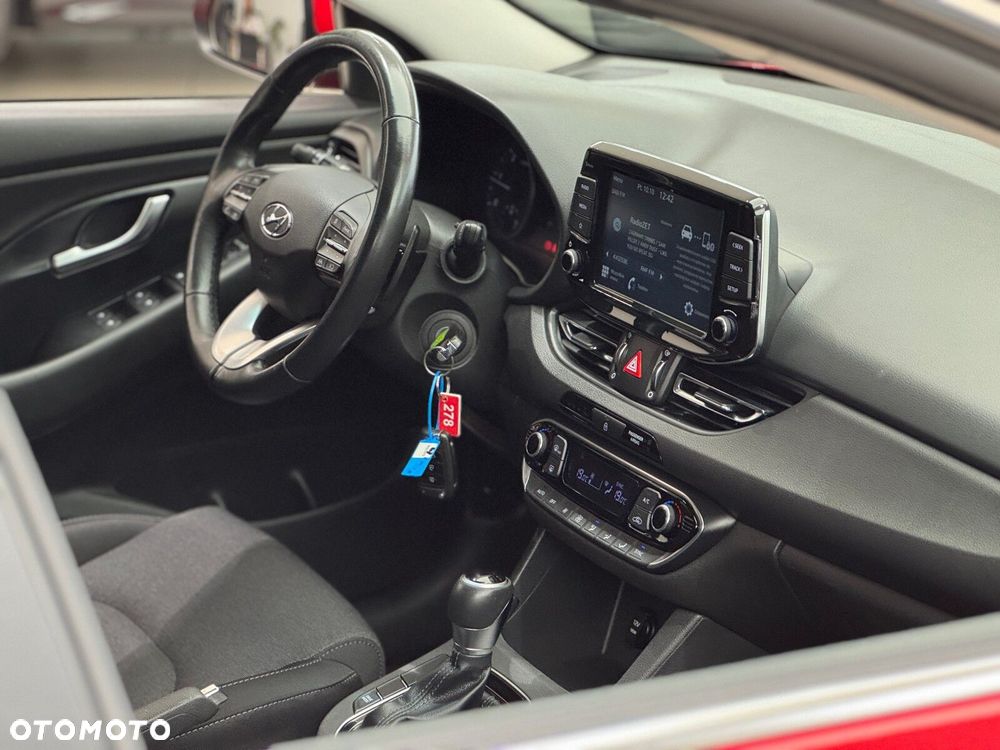 Hyundai i30 1.6 D Comfort DCT - 37