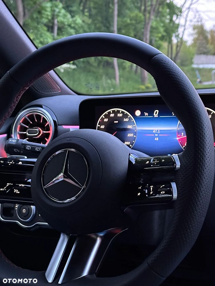 Mercedes-Benz Klasa A 220 4-Matic AMG Line 8G-DCT - 4