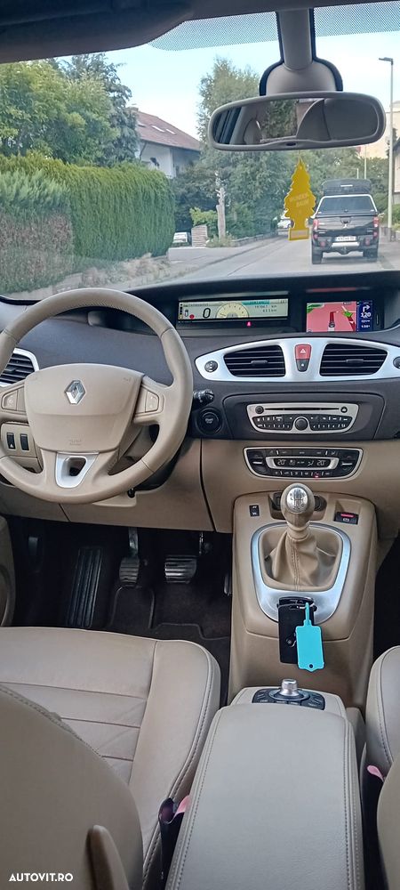 Renault Scenic - 6