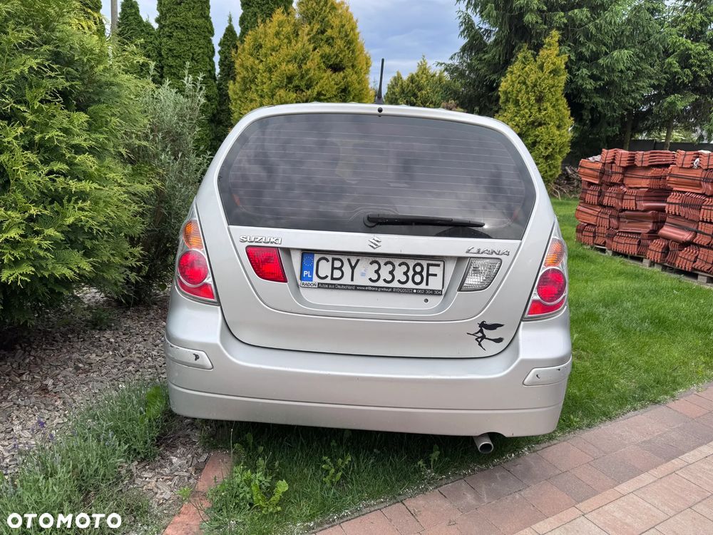 Suzuki Liana - 4