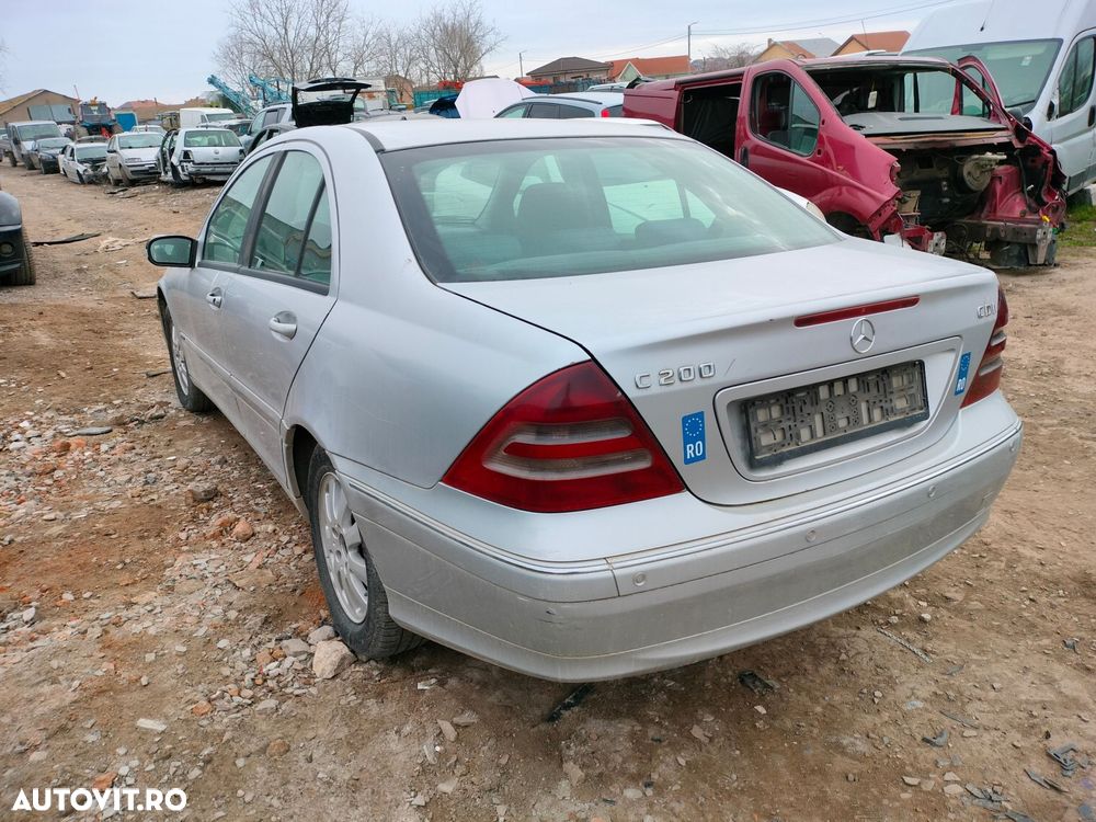 Dezmembrari  Mercedes-Benz C-CLASS (W203)  2000  > 2007 C 200 CDI (20 - 5