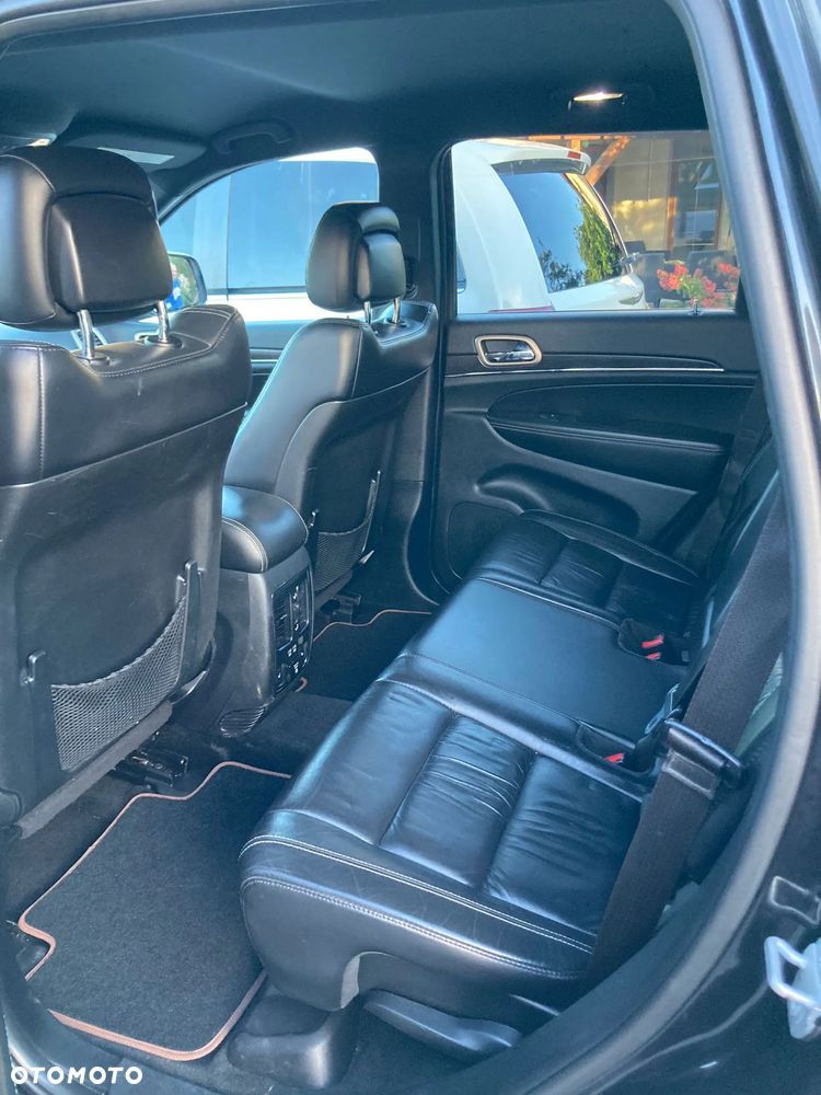 Jeep Grand Cherokee - 16