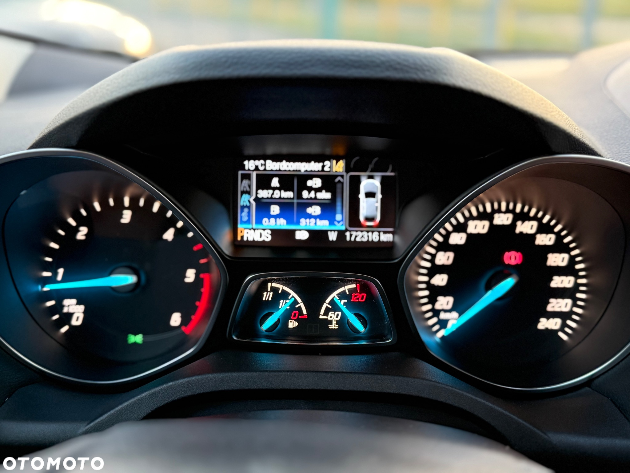 Ford Kuga 2.0 TDCi 4x4 Titanium - 34