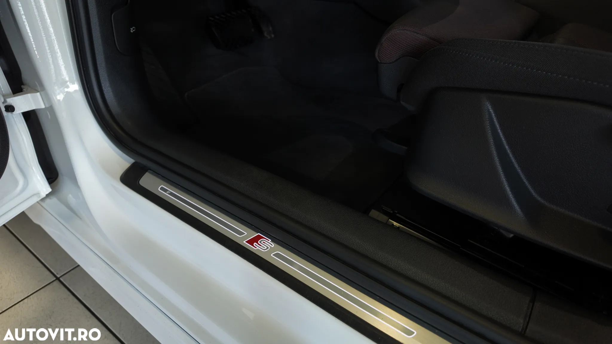 Audi A4 40 TDI S tronic S line - 12