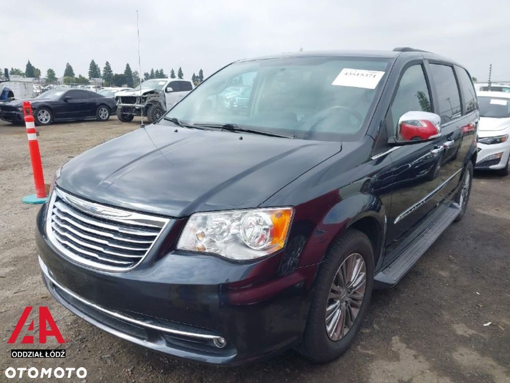 Chrysler Town & Country - 1