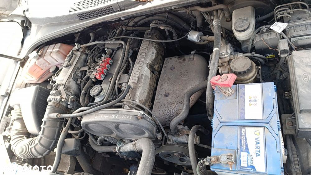36052 Kia Sorento I model od 02-07 silnik 2.4 G4JS skrzynia GU04G lakier AW - 10