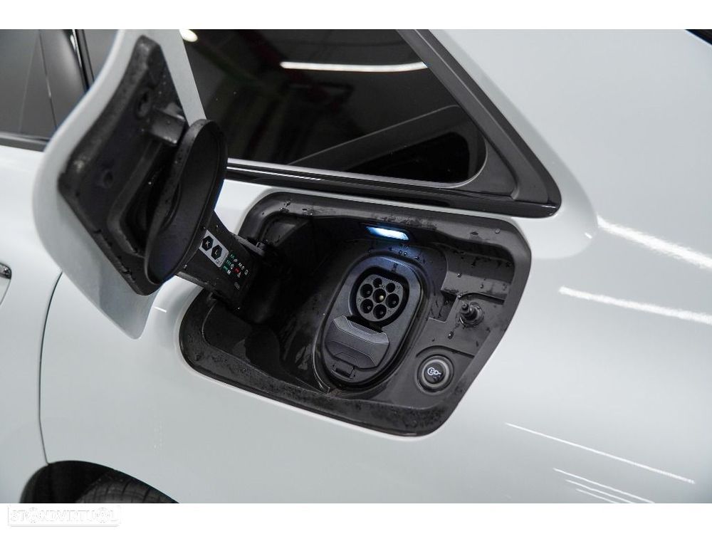 Audi A6 Avant e-tron - 11