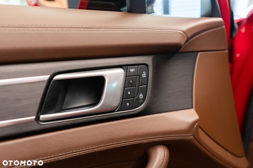 Porsche Panamera 4 E-Hybrid Platinum Edition - 19