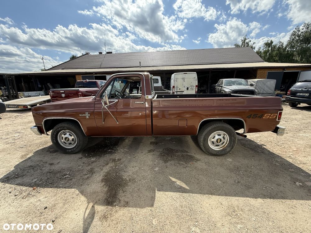 Chevrolet Silverado - 3