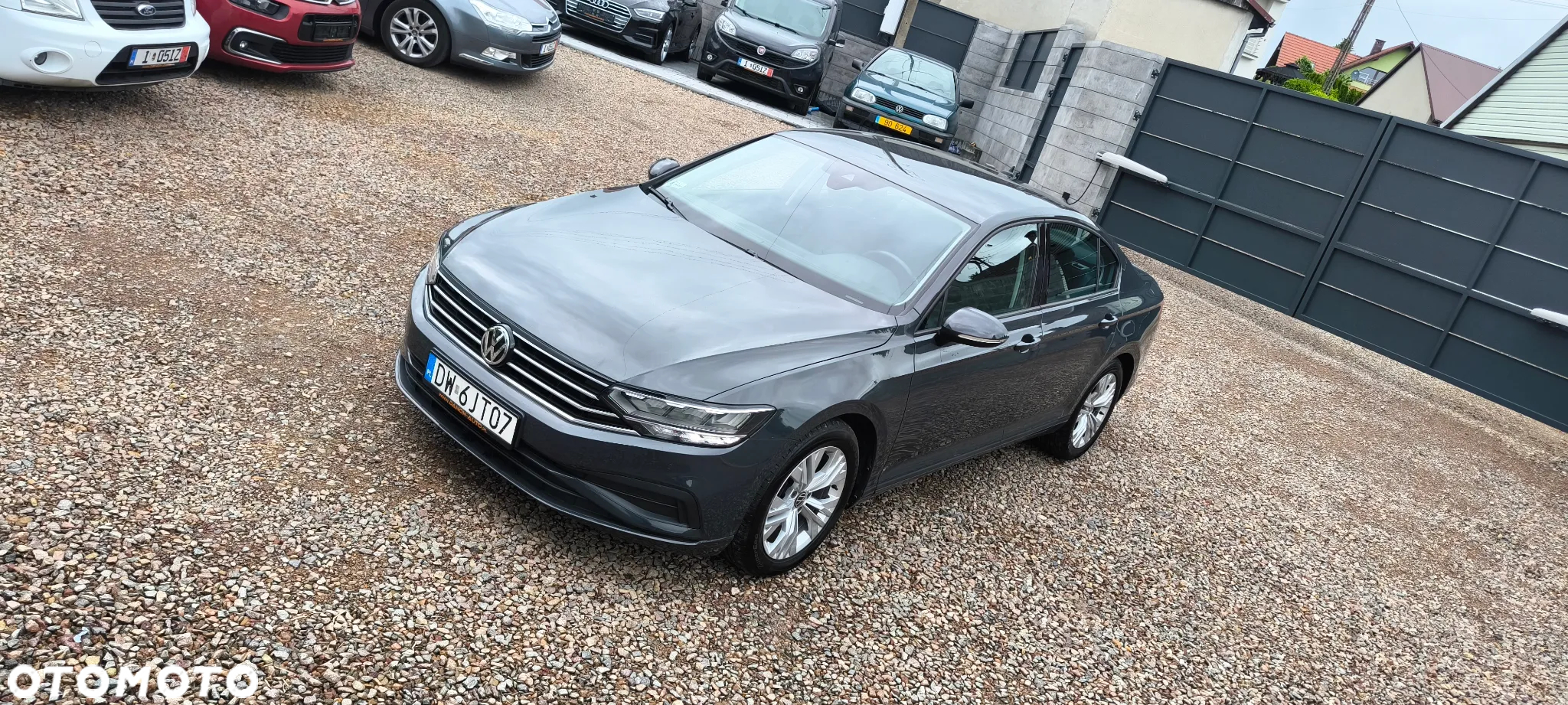 Volkswagen Passat - 2