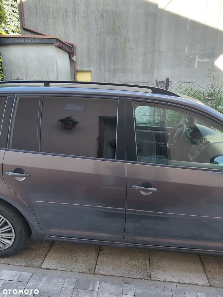 Volkswagen Touran - 3