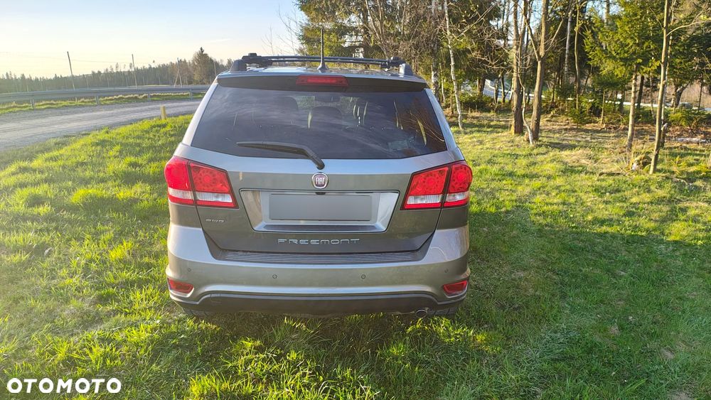 Fiat Freemont 2.0 Multijet 16V DPF Automatik Allrad Lounge - 3