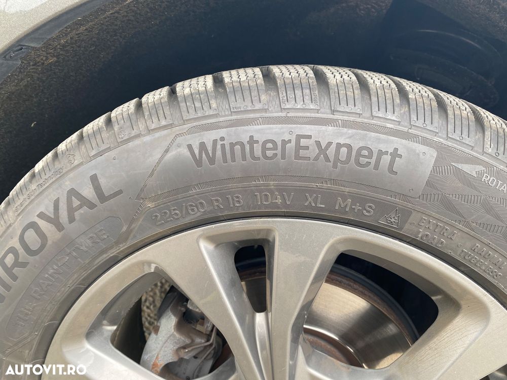 Ford Kuga 2.5 Duratec FHEV ST-LINE X - 21