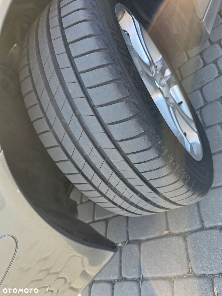 Mercedes-Benz Klasa E 320 CDI 4-Matic Avantgarde - 27