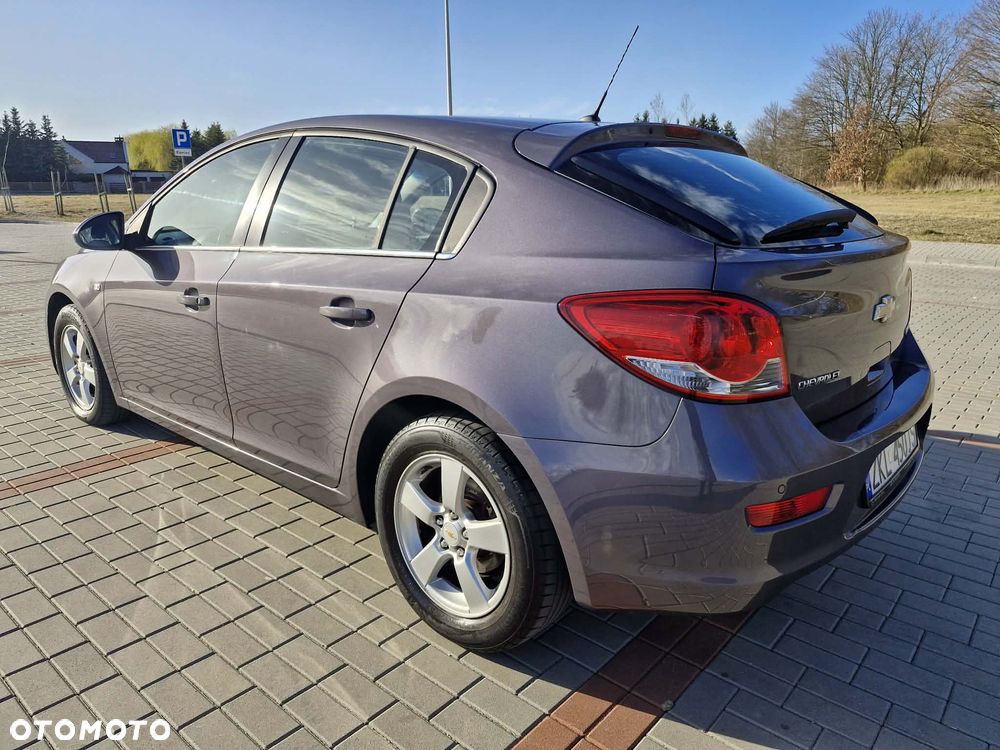 Chevrolet Cruze 1.8 LT+ - 10