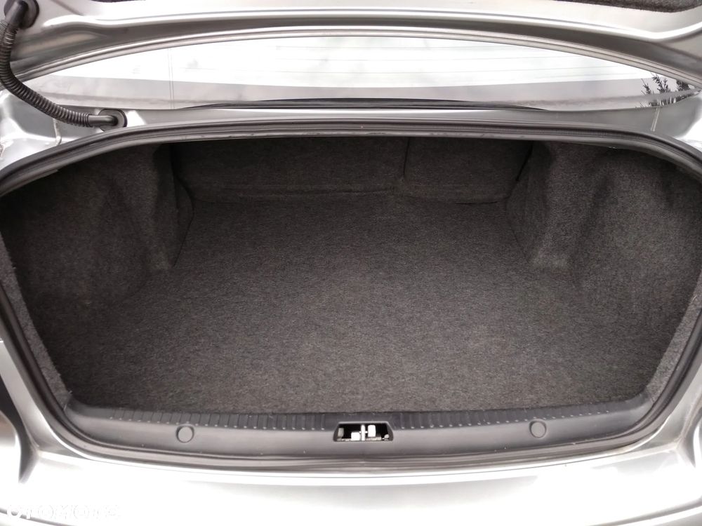 Mitsubishi Lancer 1.6 Invite - 9