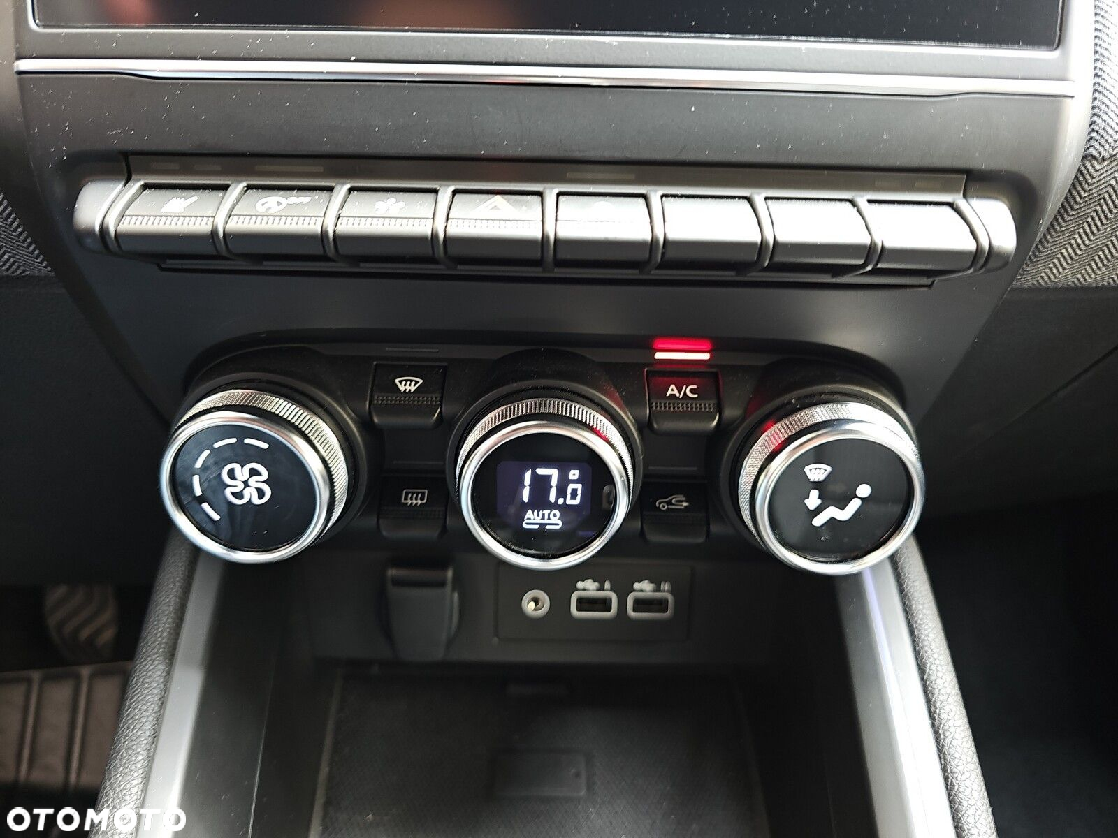 Renault Clio - 25