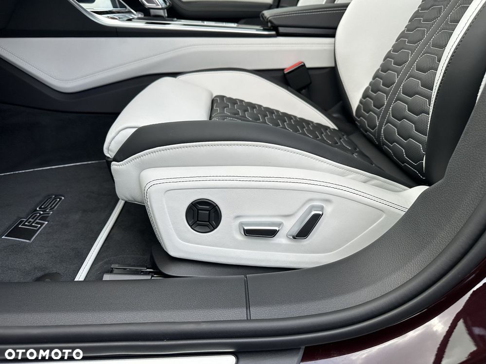 Audi RS6 Avant - 16