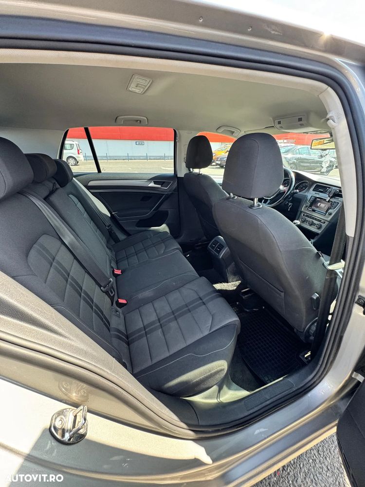Volkswagen Golf 1.6 TDI BlueMotion Technology Comfortline - 8