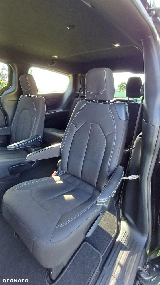 Chrysler Pacifica - 7