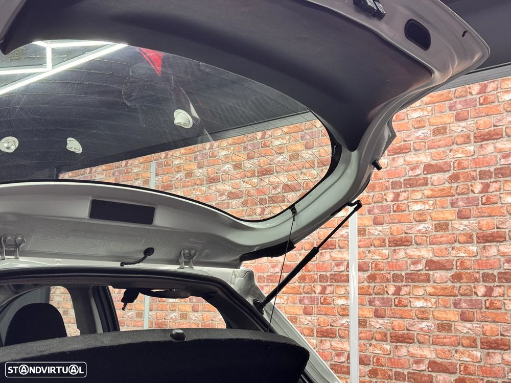 Toyota Yaris 1.4 D-4D Comfort+VSC - 12