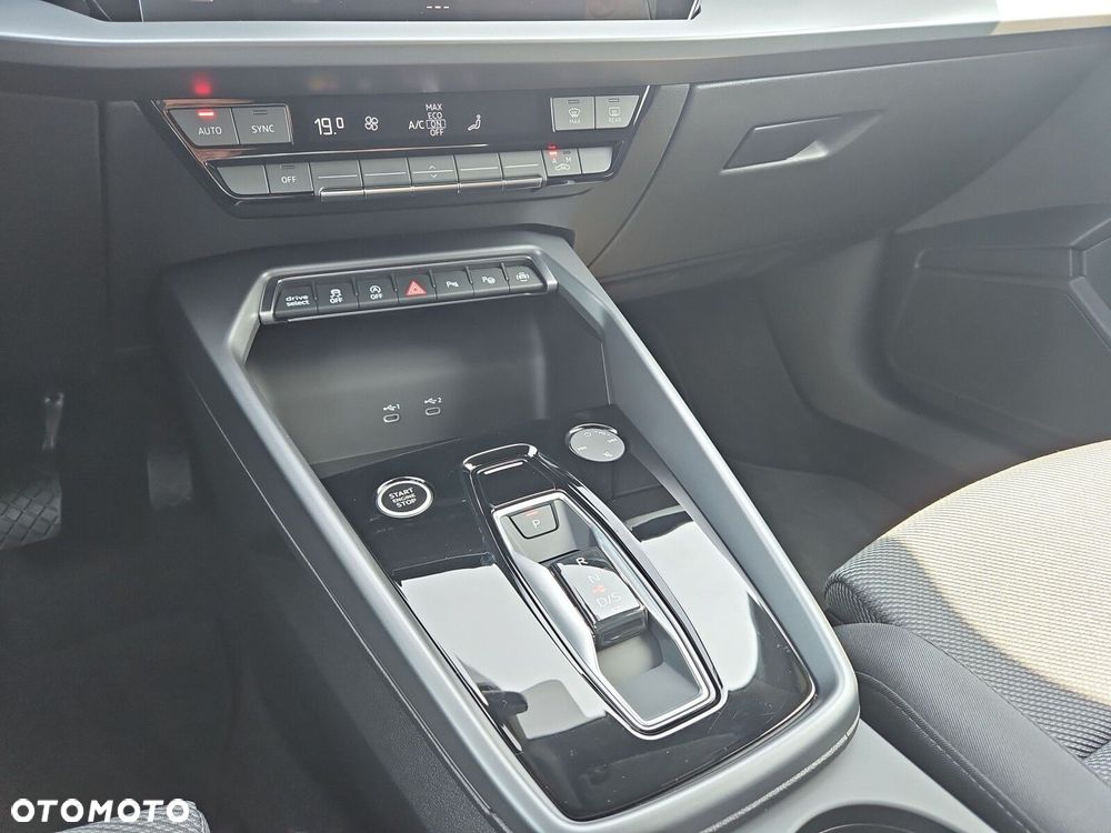 Audi A3 Sportback 35 TFSI mHEV S tronic - 17