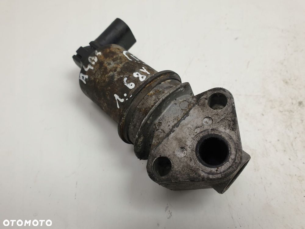 Audi A4 B6 1.6 8V ZAWÓR EGR 06B131501 - 1