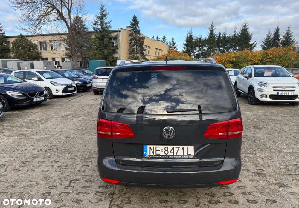Volkswagen Touran - 5