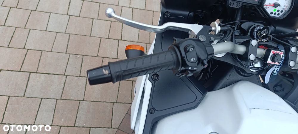 Yamaha FZ8 - 10