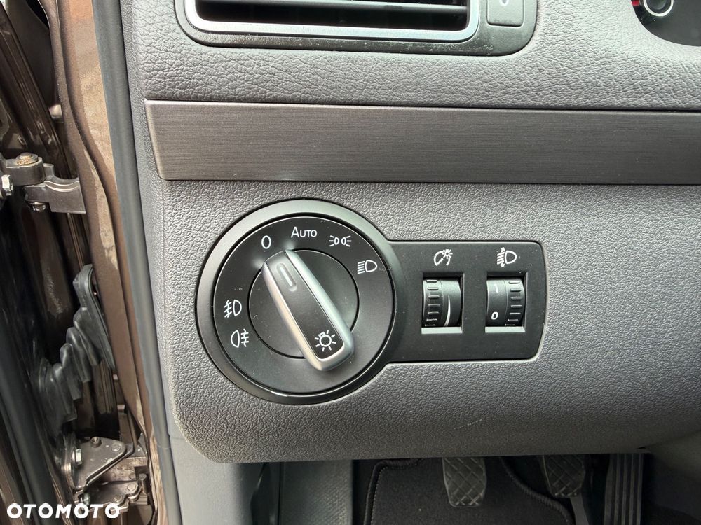 Volkswagen Touran - 21