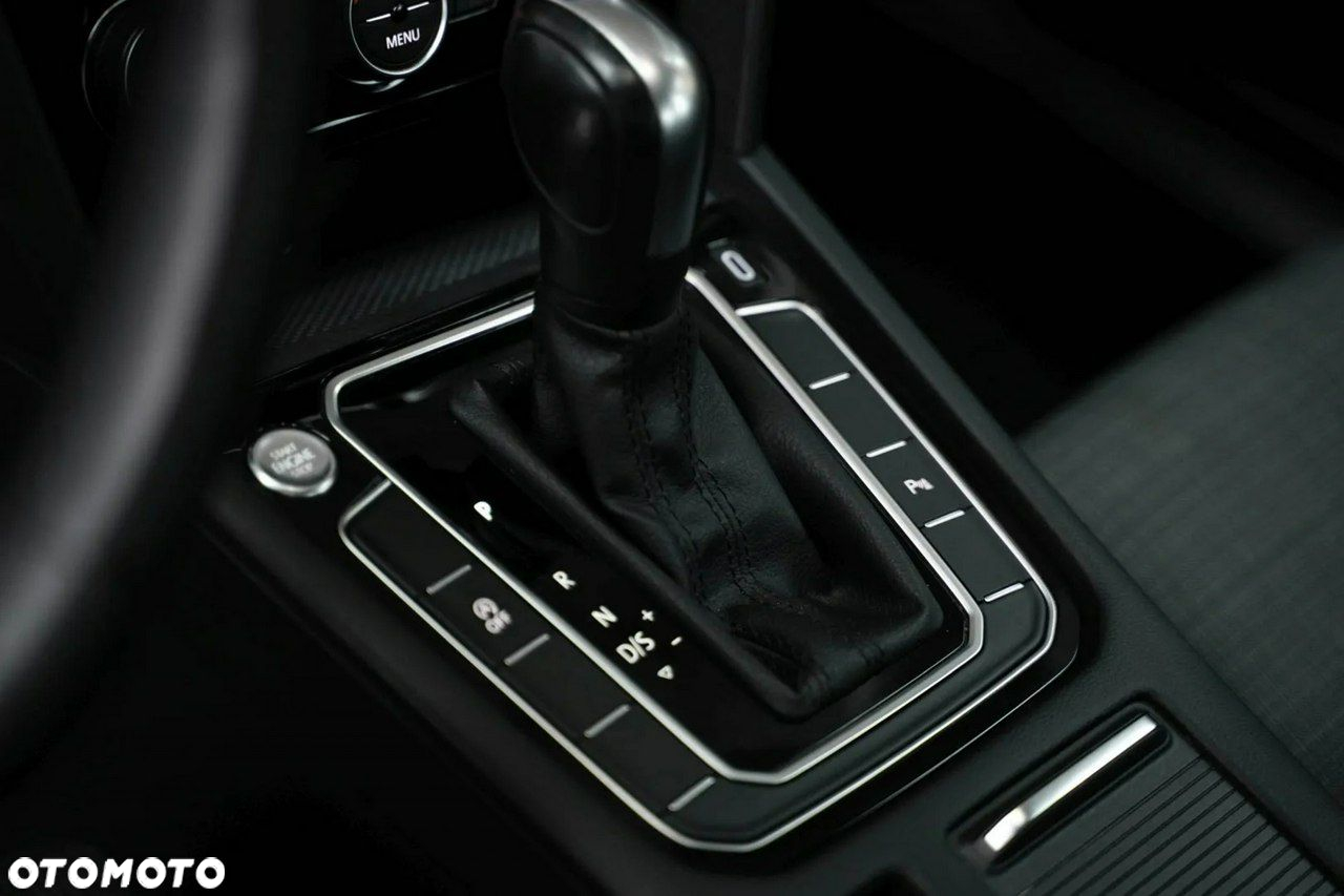 Volkswagen Passat - 10