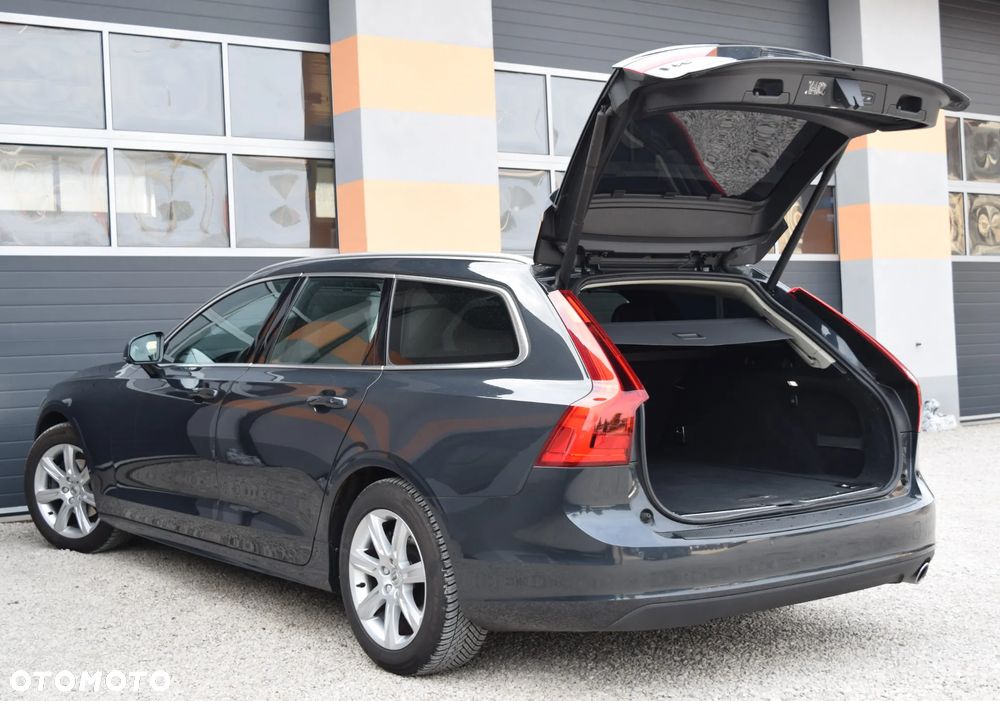 Volvo V90 D3 Momentum Pro - 18