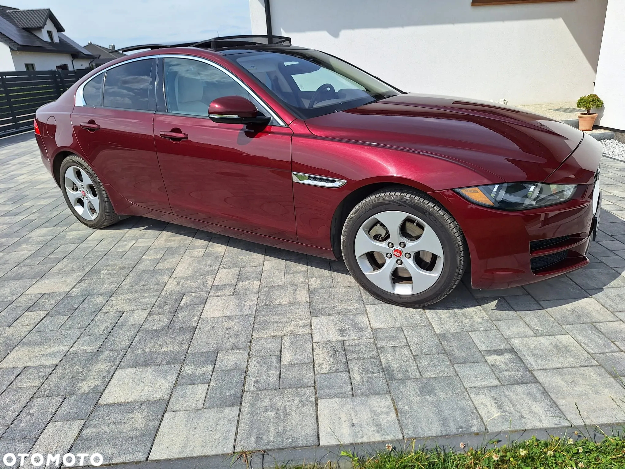 Jaguar XE 2.0 T Prestige - 14