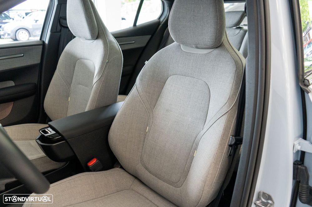 Volvo EX30 Twin Motor Performance AWD Ultra - 8