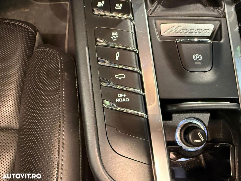 Porsche Macan - 29
