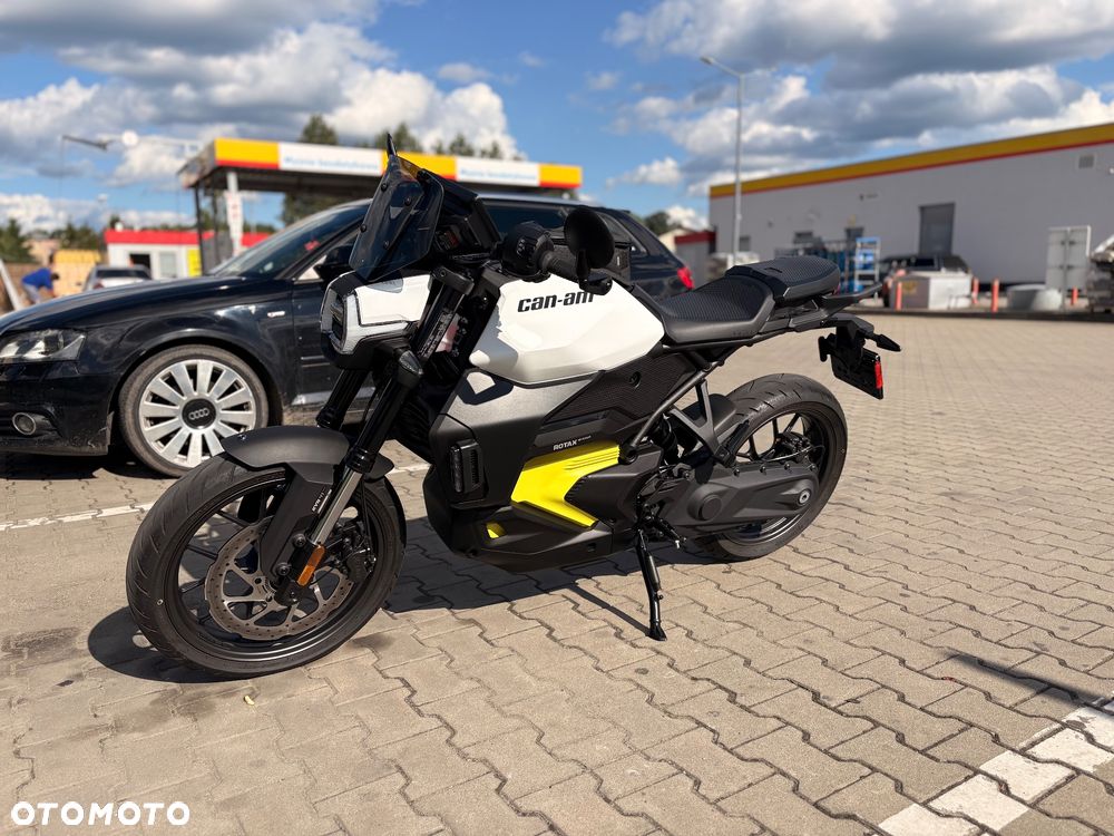 Can-Am Inny - 5