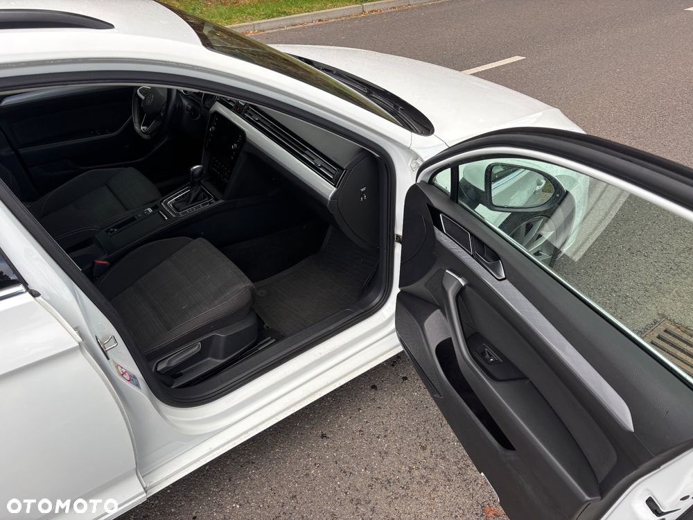 Volkswagen Passat Variant 2.0 TDI SCR DSG Business - 10