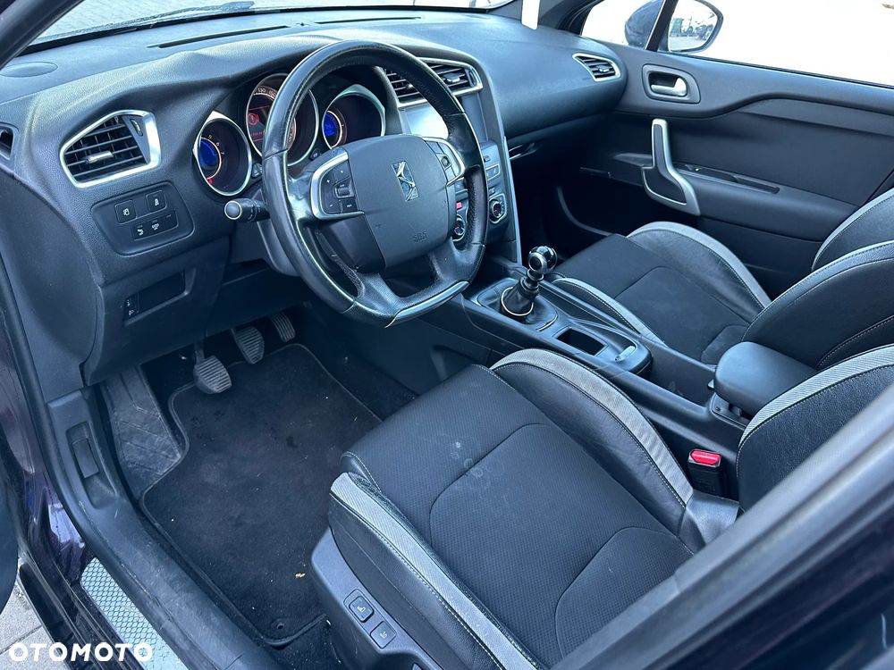 Citroën DS4 e-HDi 115 Chic - 8