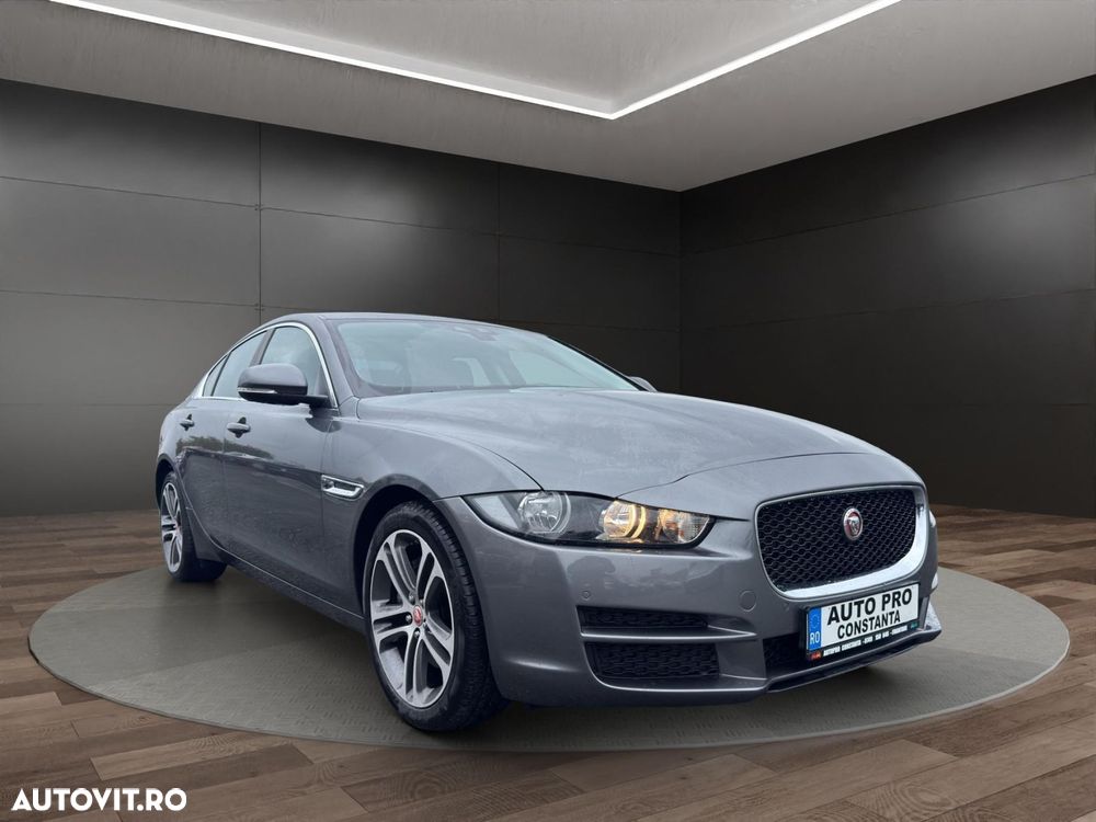 Jaguar XE - 2