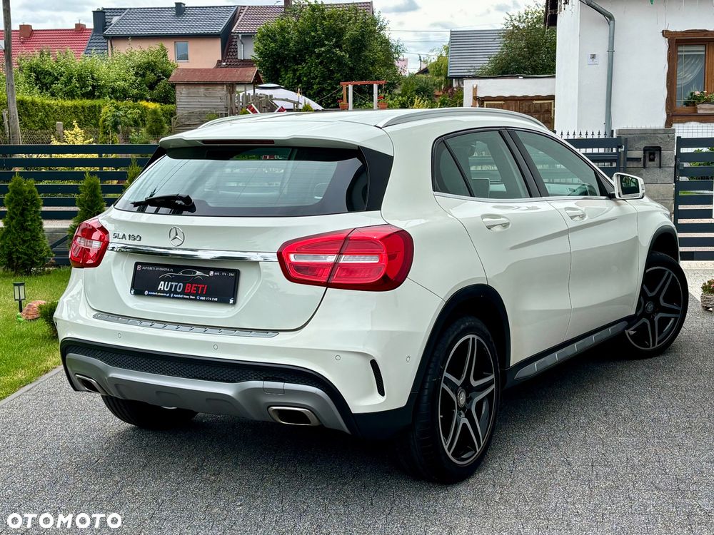 Mercedes-Benz GLA 180 AMG Line - 21